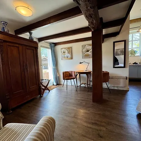 Hofstede De Rieke Smit בית הארחה 3*